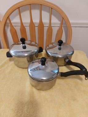 Faberware Vintage Pots 3 Included